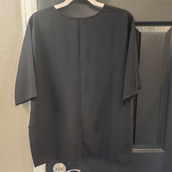 Plaque Label Black Short Sleeve Top - Picture 3 of 3